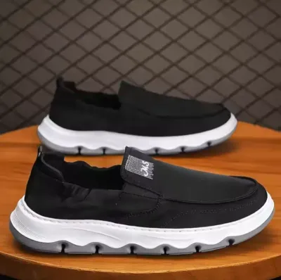 HIGH QUALITY SPORTS SNEAKERS FOR MEN 